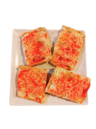 Tapa de pan de cristal con tomate y aceite de oliva