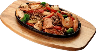 Noodles Yaki Soba cu fructe de mare