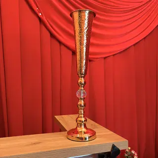 ლითონის ლარნაკი ოქროსფერი დიდი 