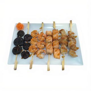 Maxi Yakitori (Para 8 Personas)