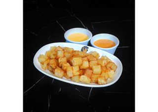 PATATAS BRAVAS DOS SALSAS