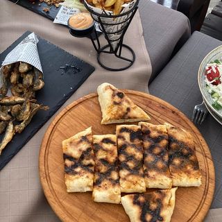 Домашна пърленка със сирене и кашкавал 