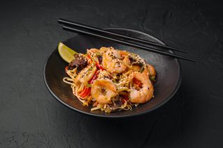 Wok cu creveți