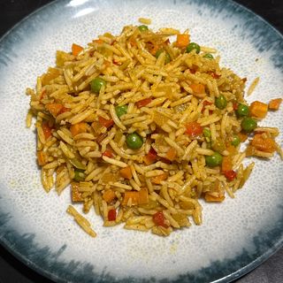 ბრინჯი ბოსტნეულით