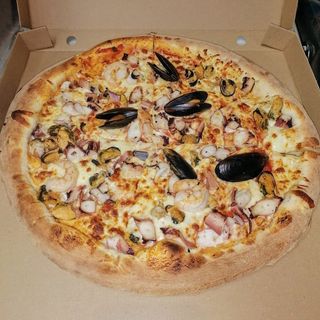 Pizza "Dobrogeanca de la mare" Ø30cm