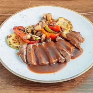 Ramstek u demiglas sosu