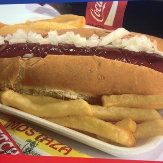 Menú Perrito, Papas Fritas O Papas Deluxe Y Bebida