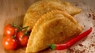 Комбо  5 чебуреків (м'ясо, м'ясо-сир, курка-гриби, 4 сира, сир-шпинат)