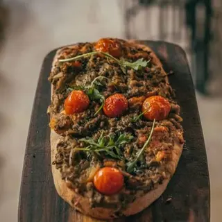 Pinsa Vegetal. (1 ó 2 personas)