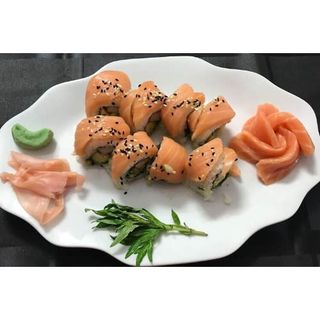 99. California de salmón y sashimi (8 pzs.)