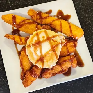 Tapa De Finguers Rebozaditos Con Barbacoa Y Queso De Cabra