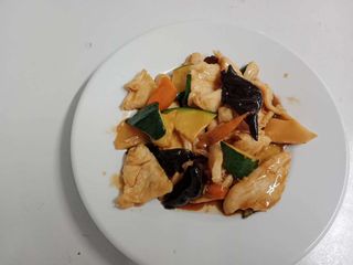78. Pollo con verdure