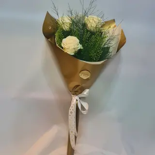 Buket 3 bijele  kraljevske ruze