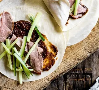 Pato asado pekín con crepe
