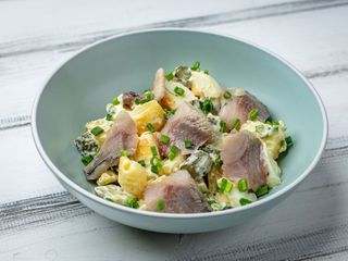 Картопляний салат з оселедцем (330g)