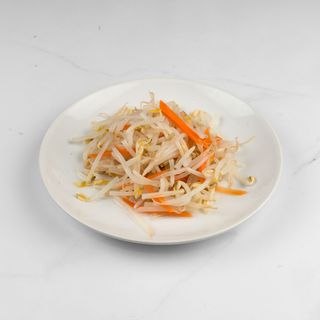 3. Salata od mahunovih klica