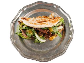 Томлені телячі ребра з роті (230g)