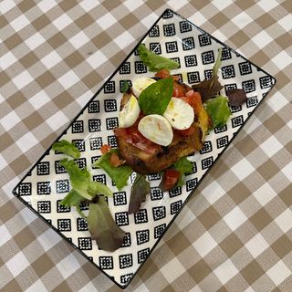 Alla bufala, pomodoro e basilico