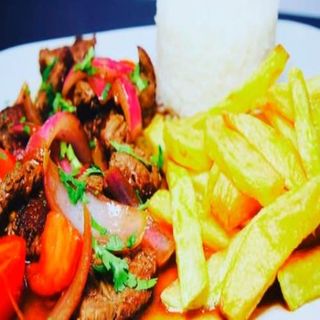 Lomo saltado