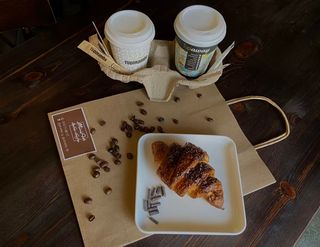 კრუასანი შერეული(კრემი-შოკოლადი)