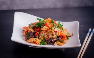 Харусаме зі свининою (300г)