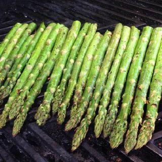 Sparanghel la gratar