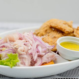 DUO - Ceviche y chicharrón. (2 personas)