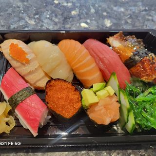 Günkan y nigiris 8 uni.