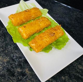 109. Mini Rollos De Mariscos Fritos (3 Uds.)