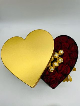 Heart Box: Heart Shaped Flower With 10 Pcs Of Chocs - Large