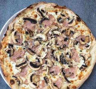 Pizza Carbonara (30 Cm.)