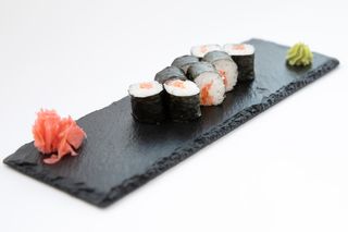 Salmon maki