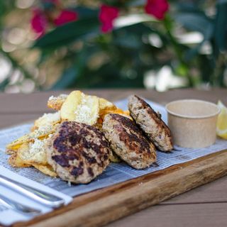 Сочни свински кюфтета (350г)