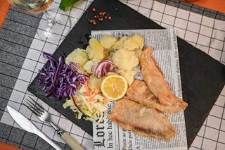 Бяла риба пане с гарнитура картофи (450г)