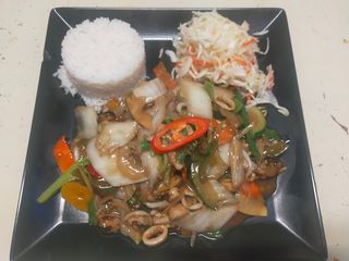 Owoce morza z warzywami