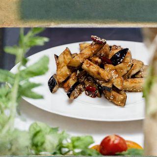 Салат "Теплый" из баклажан в кисло-сладком соусе