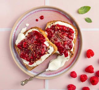 Tostas Con Mantequilla Y Mermelada