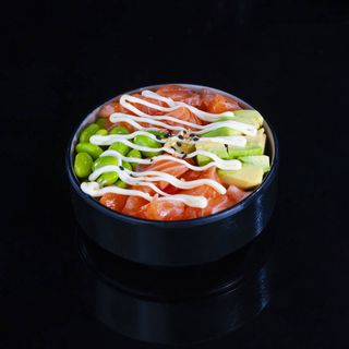 360. Poke Clásico De Salmón