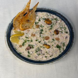 ზღვის პროდუქტები ნაღებში