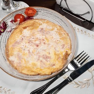 Omleta cu sunca si cascaval