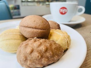 Орехче с шоколад (500г)