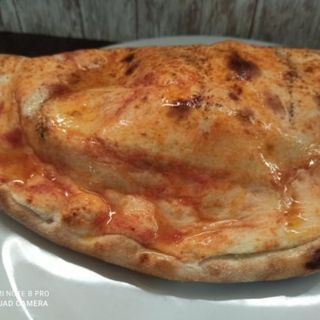 Pizza calzone speciale