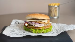 Dublu cheeseburger de vita