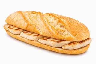 Bocadillo de pechuga de pollo plancha