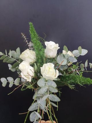 Media Docena Rosas Blancas