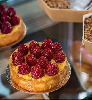 Tartă cu vanilie și zmeură