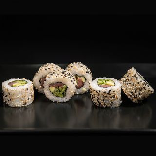 Каліфорнія з тунцем (240г)