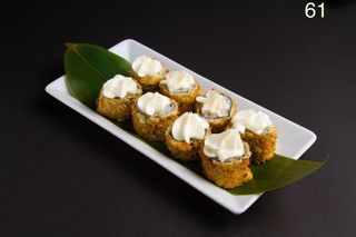 61. Hosomaki de maki salmón frito con Philadephia (8 piezas)