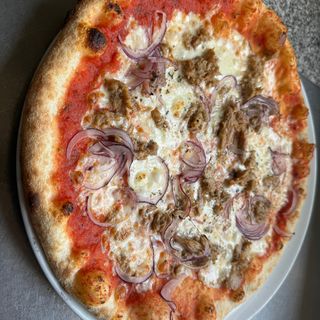 Pizza tonno e cipolla (32 cm.)