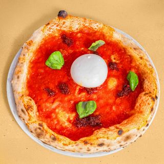 Pizza con burrata e 'nduja